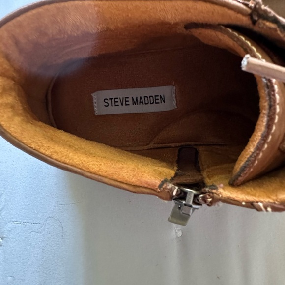 Size 11 men’s Steve Madden side zip leather boots - Picture 3 of 4